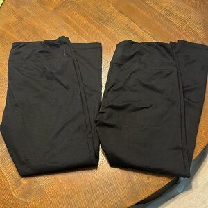 2 pairs of Zella live in leggings